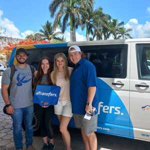 Photograph of an eTransfers client who booked a Cancun Airport Shuttle